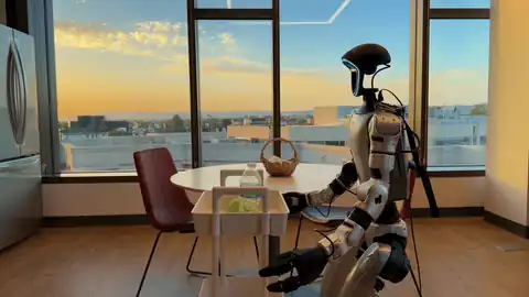 Ψ₀: a humanoid robot doing loco-manipulation